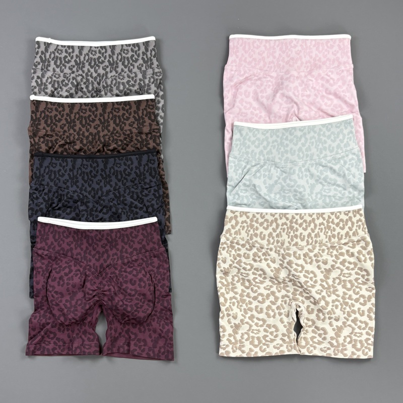 HISTELLO Gym Shorts Leopard Pr - огляд і ціна Pilate Yoga Workout